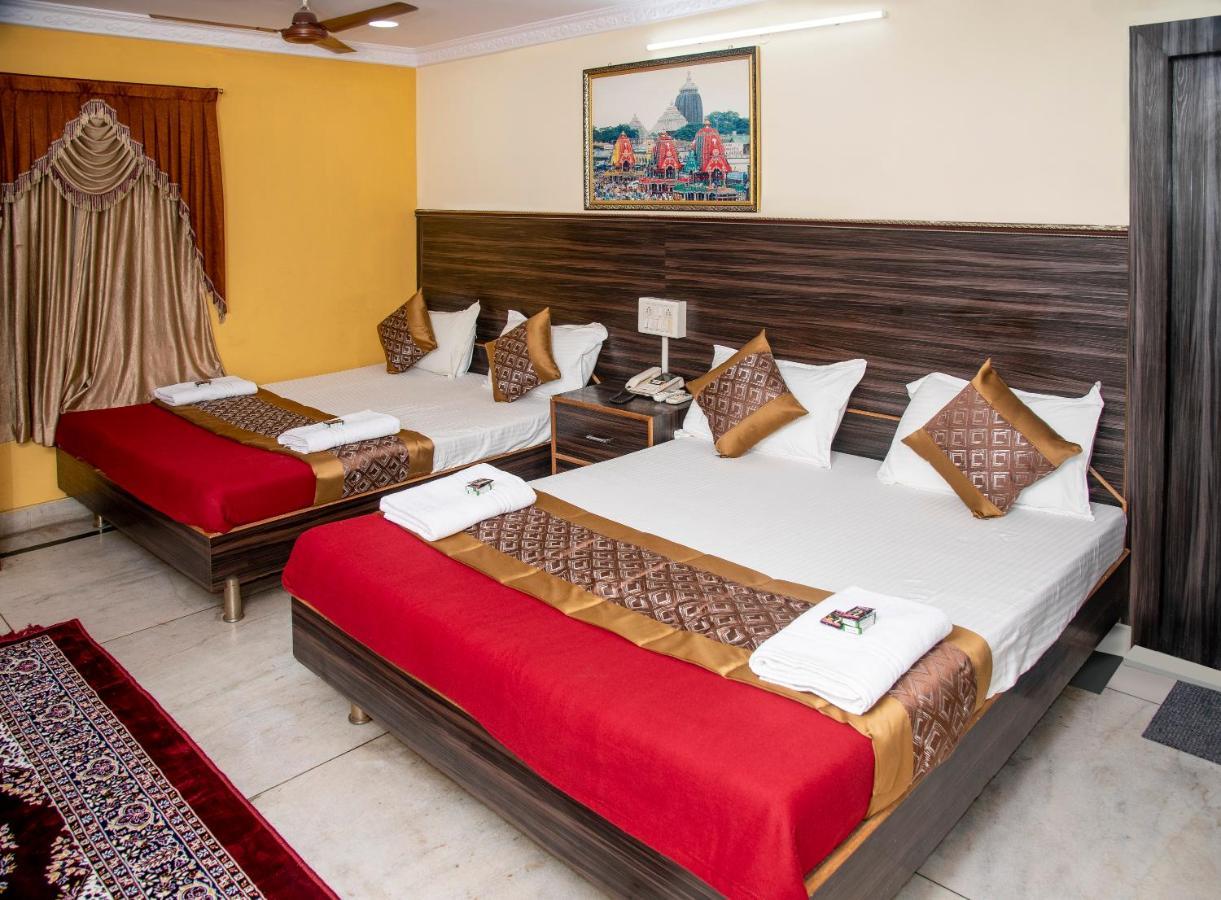 Vrindavan Comfort Inn Хайдарабад Экстерьер фото
