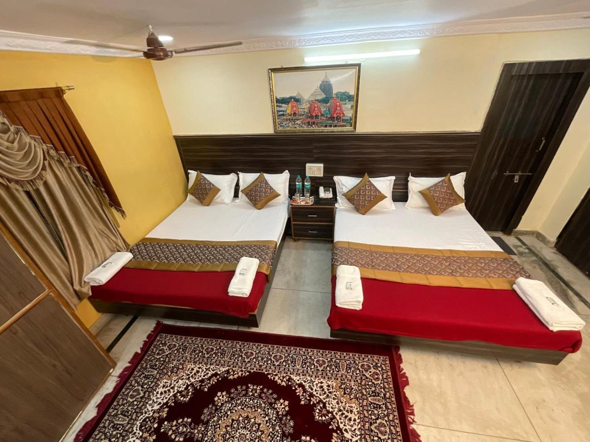 Vrindavan Comfort Inn Хайдарабад Экстерьер фото